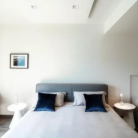 The Rock - By Myhomeincomo *