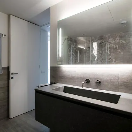 The Rock - By Myhomeincomo Villa *