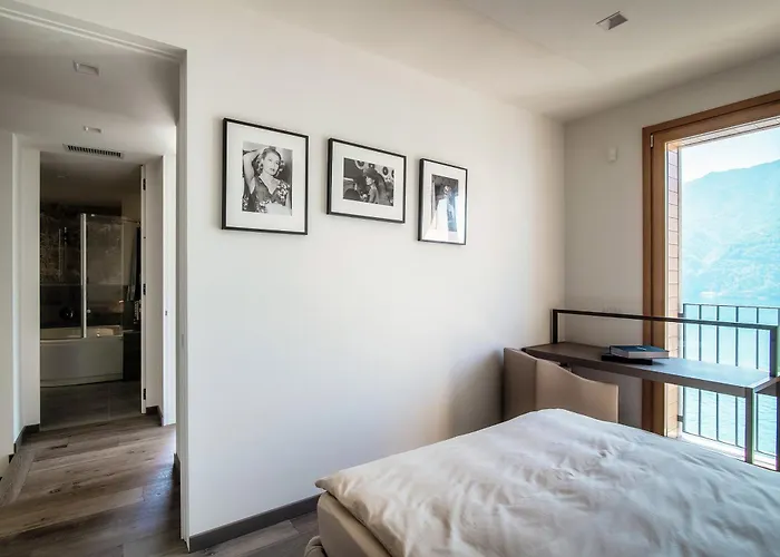 ヴィラ The Rock - By Myhomeincomo Carate Urio