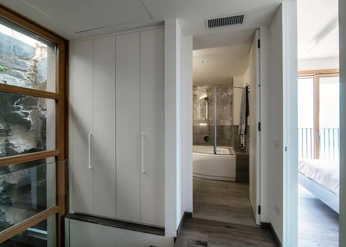 The Rock - By Myhomeincomo * Carate Urio