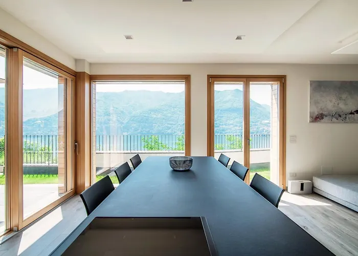 The Rock - By Myhomeincomo Villa